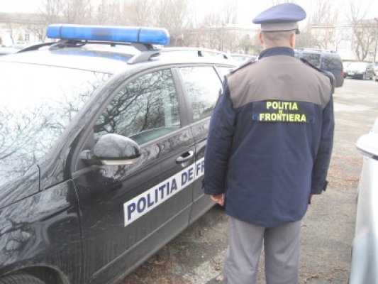 Zece migranţi sirieni şi doi complici germani, depistaţi de frontierişti